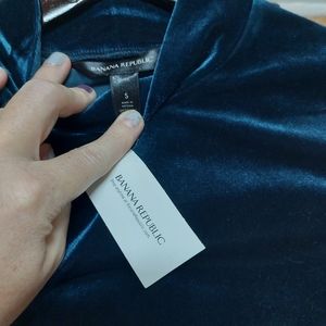 Banana Republic, half sleeve, mock-neck, velvet top, size S, NWT